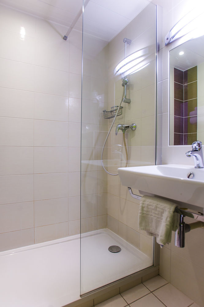 Hotel Des Halles 3*
